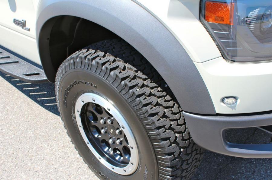  Ford F-150 SVT Raptor 2013 года  (фото 26 из 45)